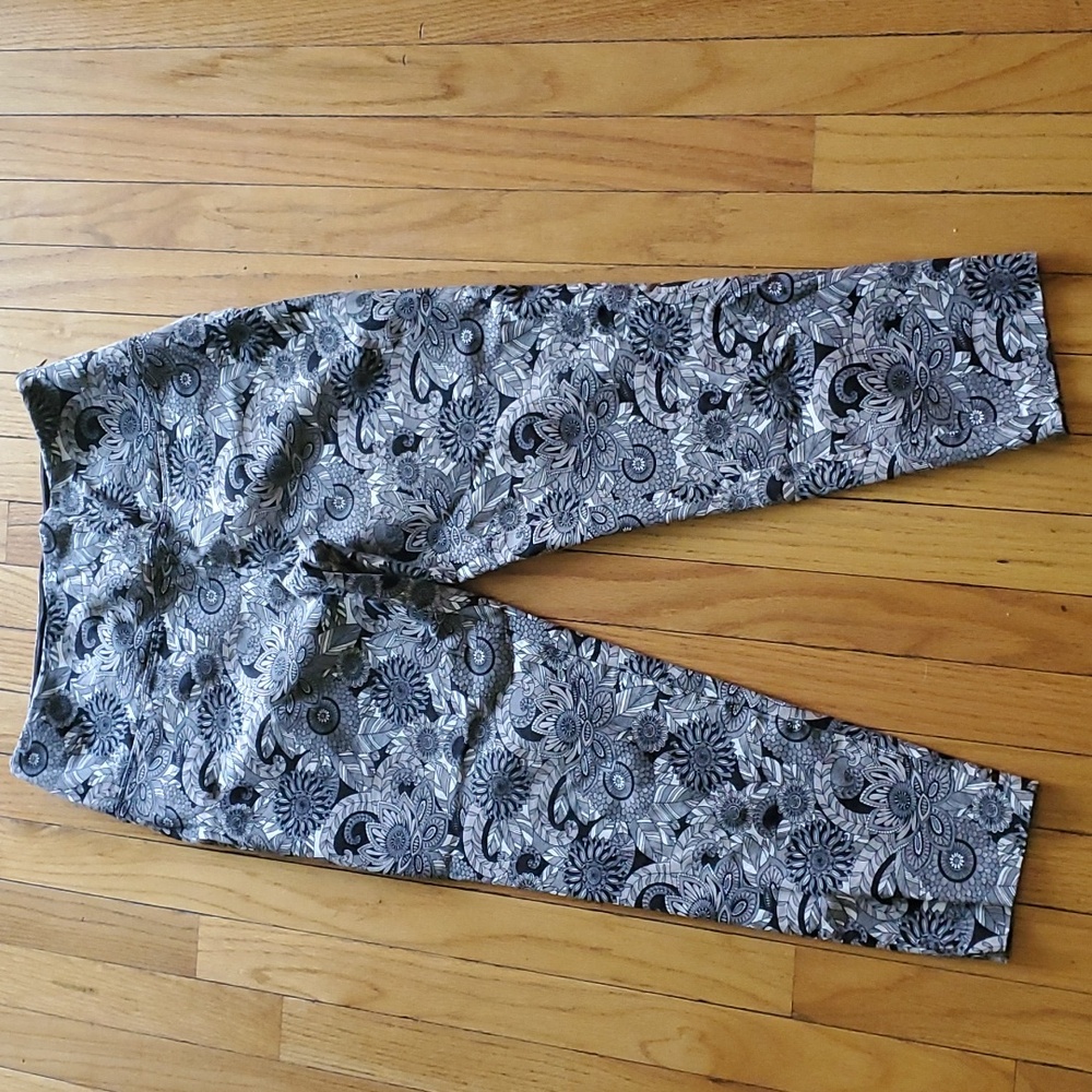Lysee Floral Print Leggings Size L Cropped Womens Pants